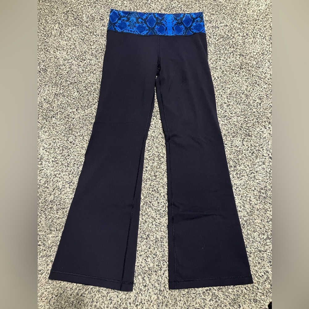 Lululemon Navy Blue Women’s Size 10 Reg Leggings Blue Python Pattern